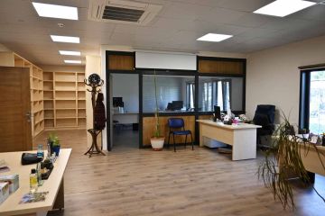 Edifícios comerciais e de gestão